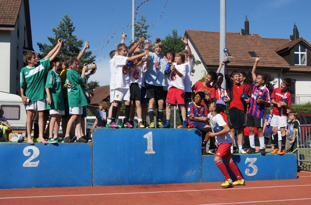 preisverteilung kat.ck platz 1-3 red bull 98 football kings hobbylos